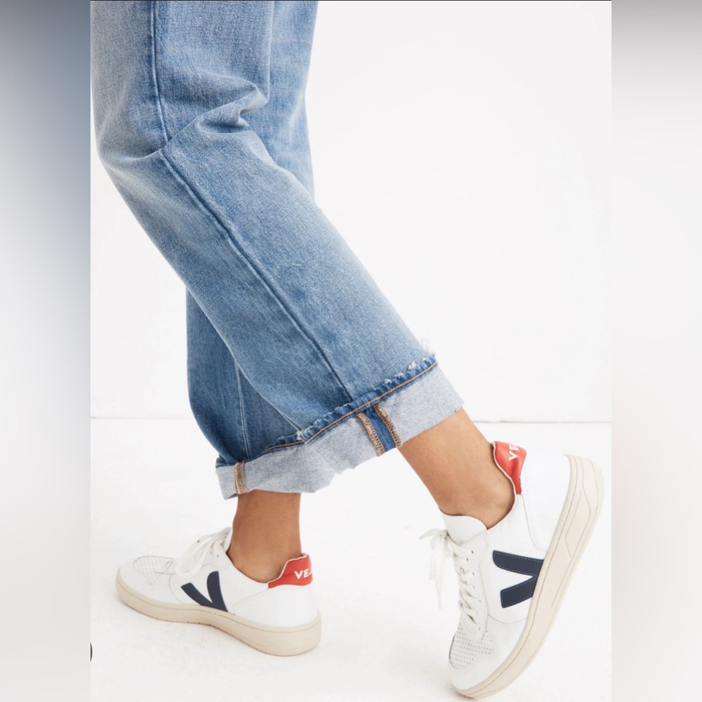 Veja V-10 Sneakers